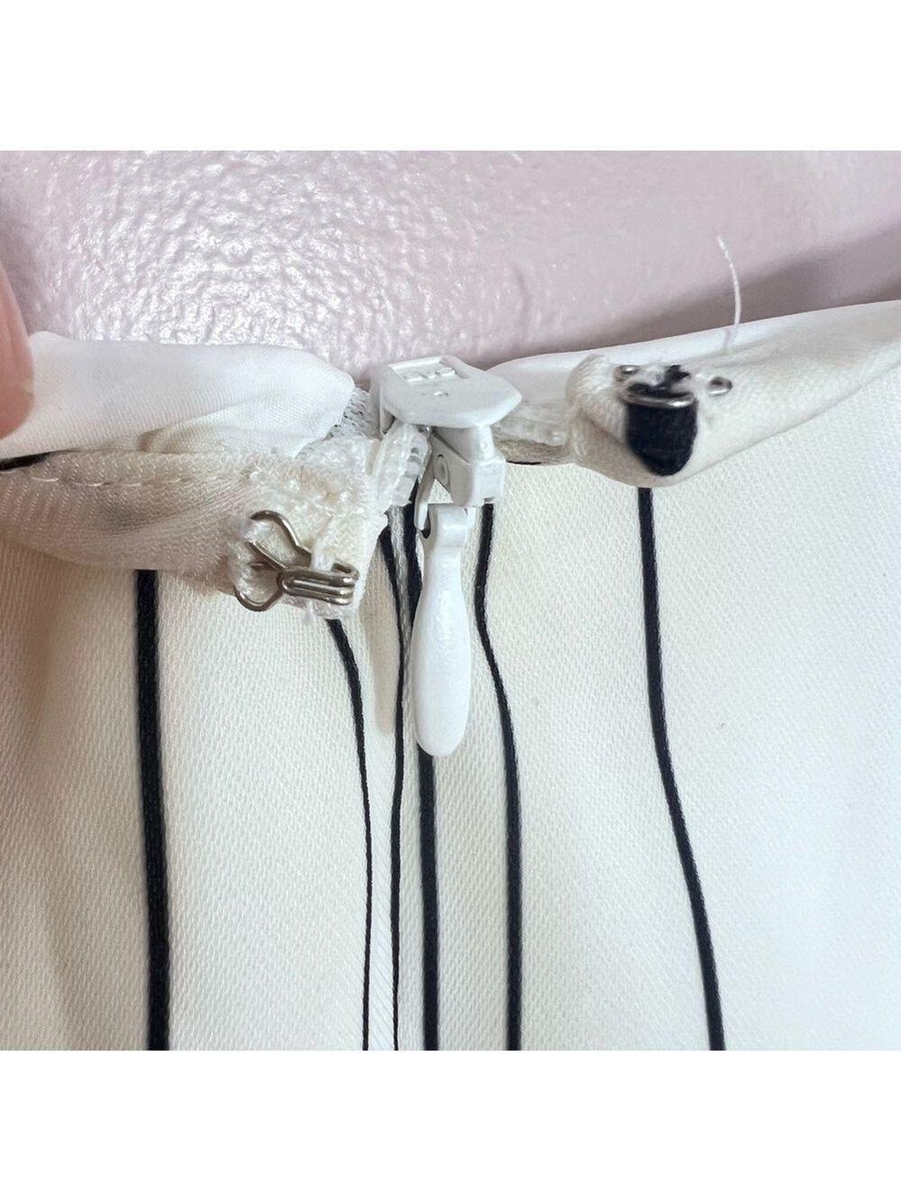Calvin Klein Crew Neck Sleeveless Women's Shift Dress White Stripes Size 8 - Picture 8 of 12